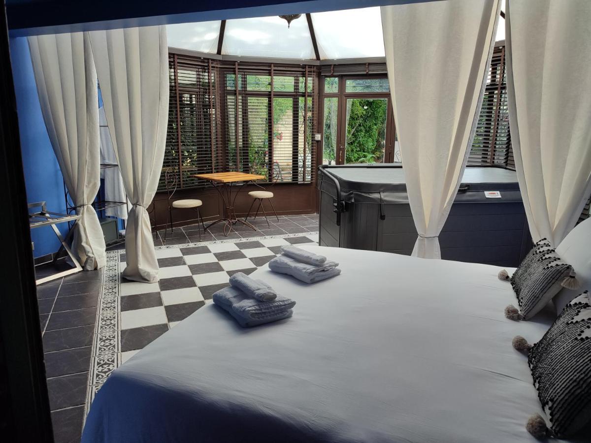 Bed and Breakfast Les Jardins De La Fontaine Alès Esterno foto
