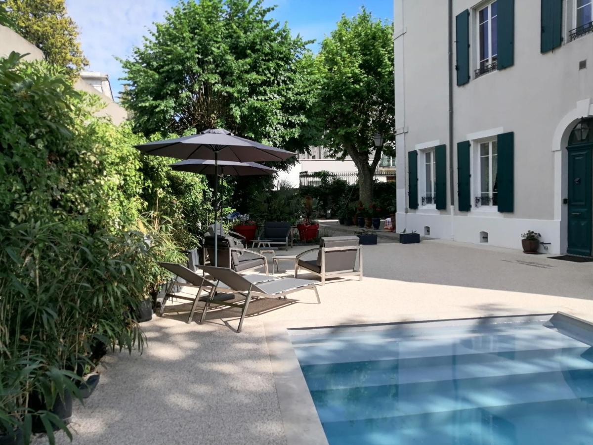 Bed and Breakfast Les Jardins De La Fontaine Alès Esterno foto