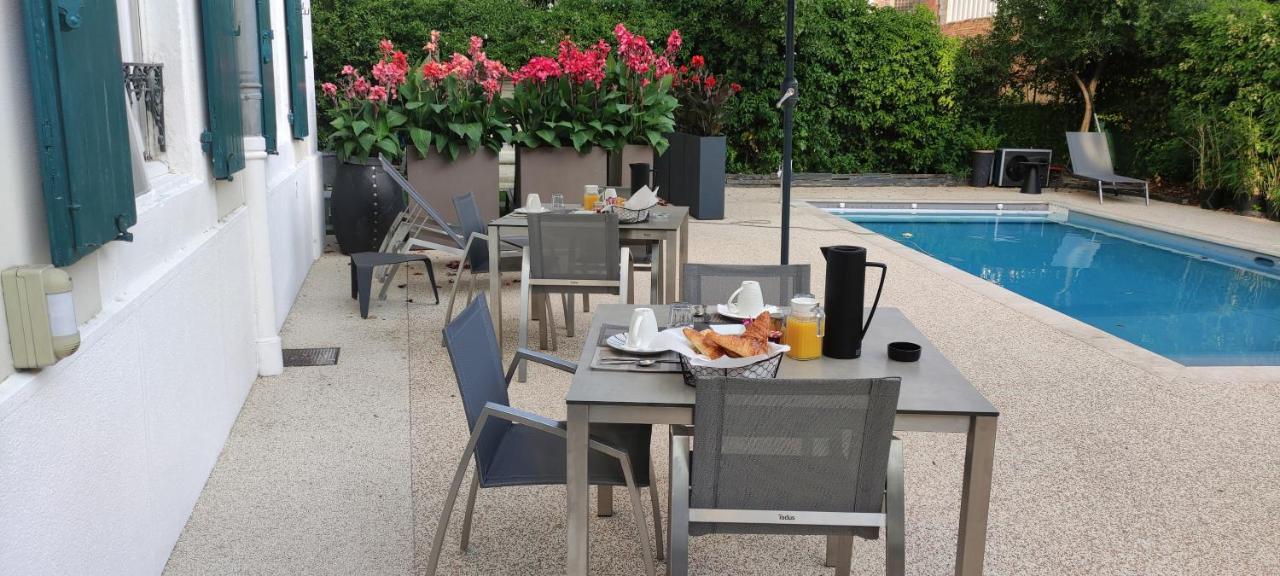Bed and Breakfast Les Jardins De La Fontaine Alès Esterno foto